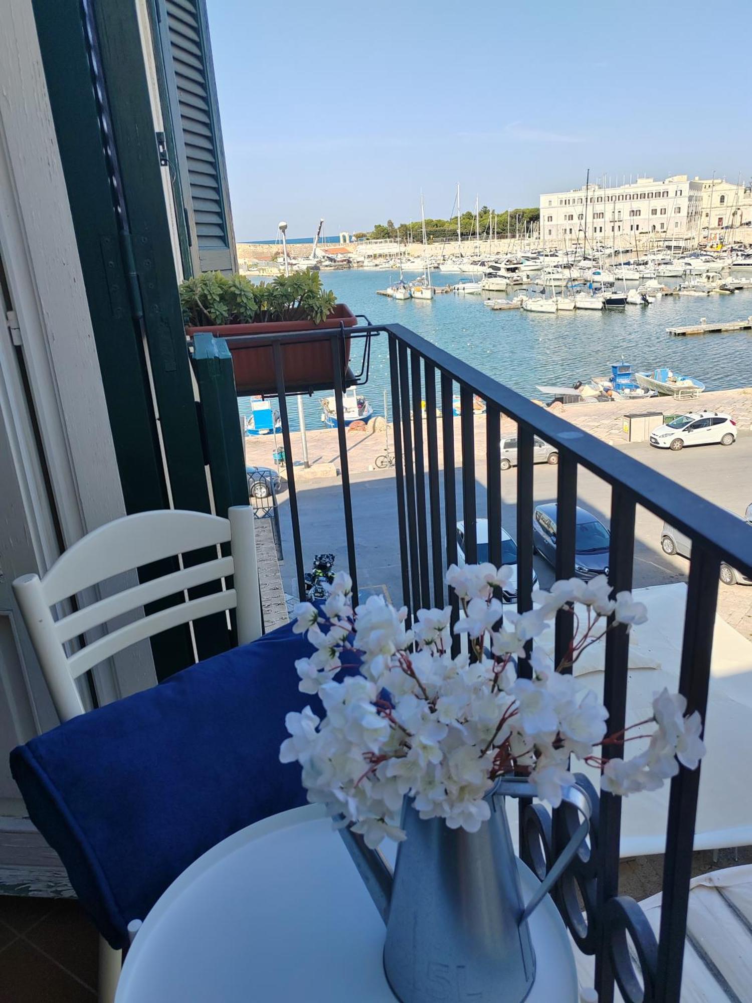 La Finestra Sul Porto Trani Exterior foto